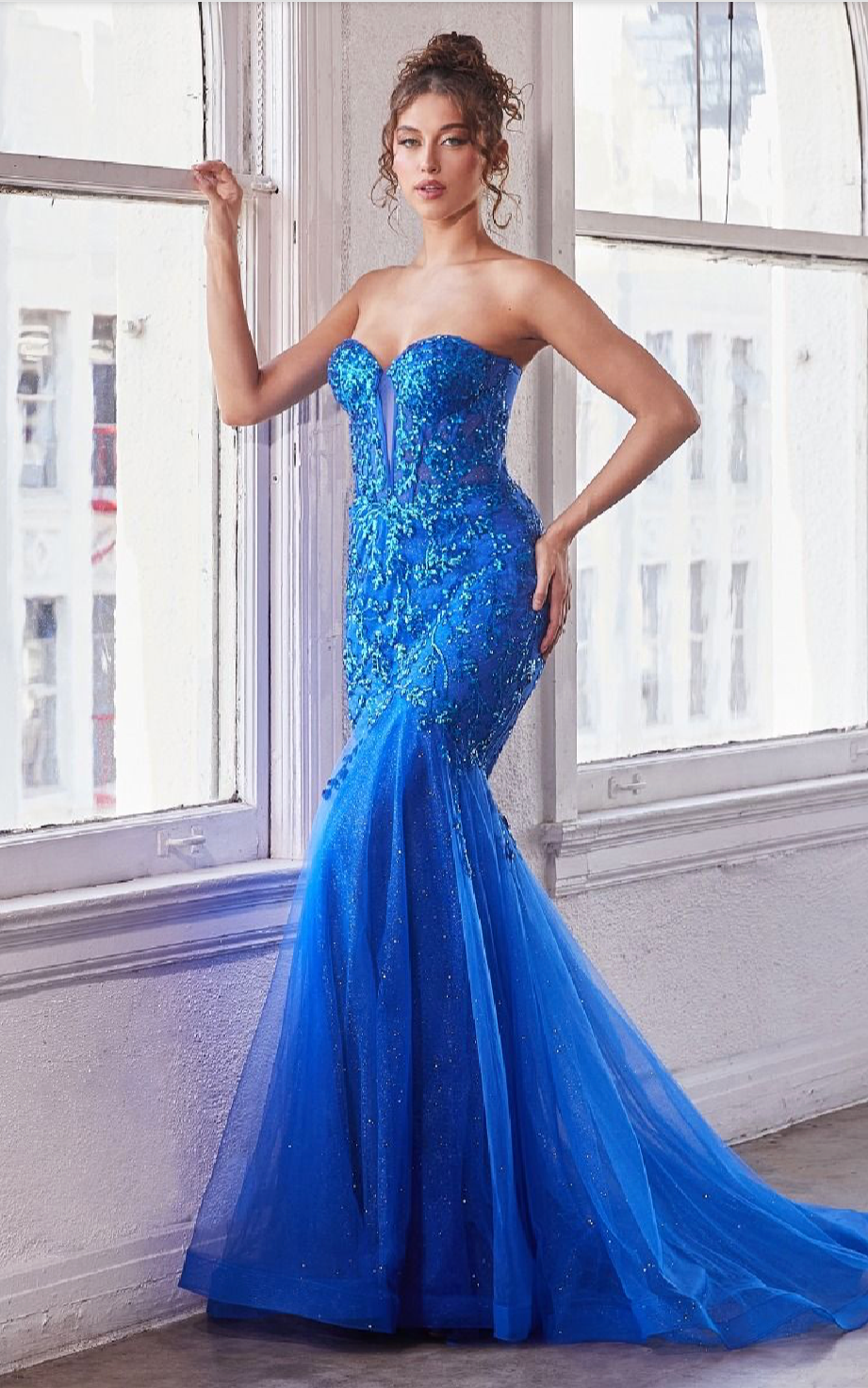 STRAPLESS EMBELLISHED MERMAID GOWN